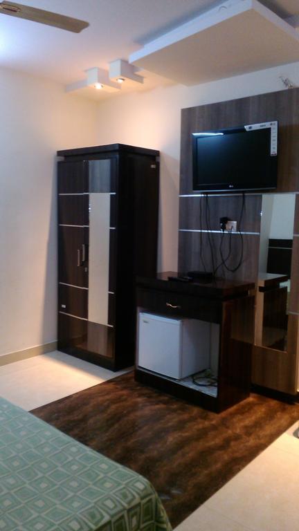 Hotel Kanishka 칸푸르 객실 사진